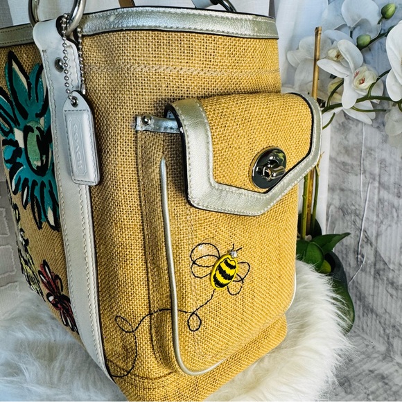 Coach Floral straw Tote Bag with matching wristlet - collectors piece - ENC - Picture 7 of 14
